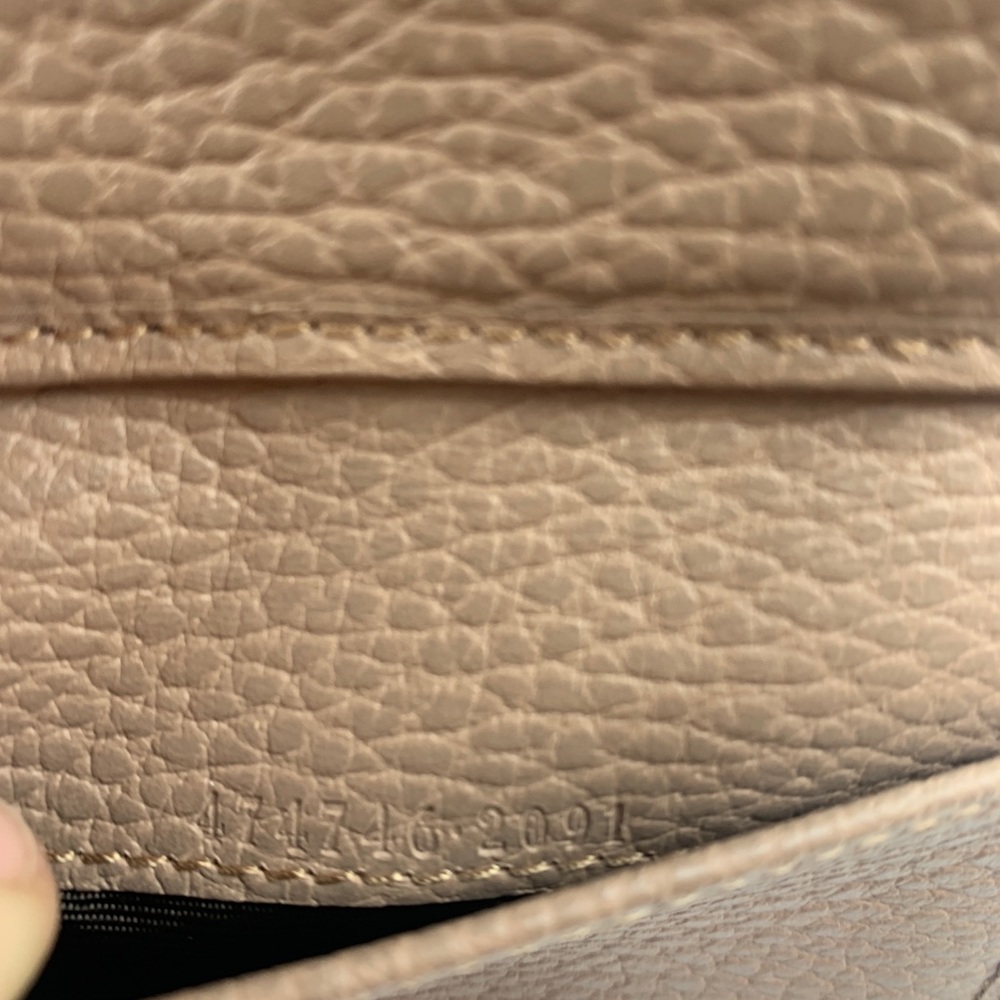 SOLD!!!! Gucci Compact Wallet, Marmont, Textured Leather, Beige - Picture 9 of 10